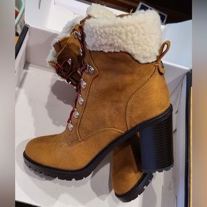 🍀Brand New Brown Lined Heeled Boots